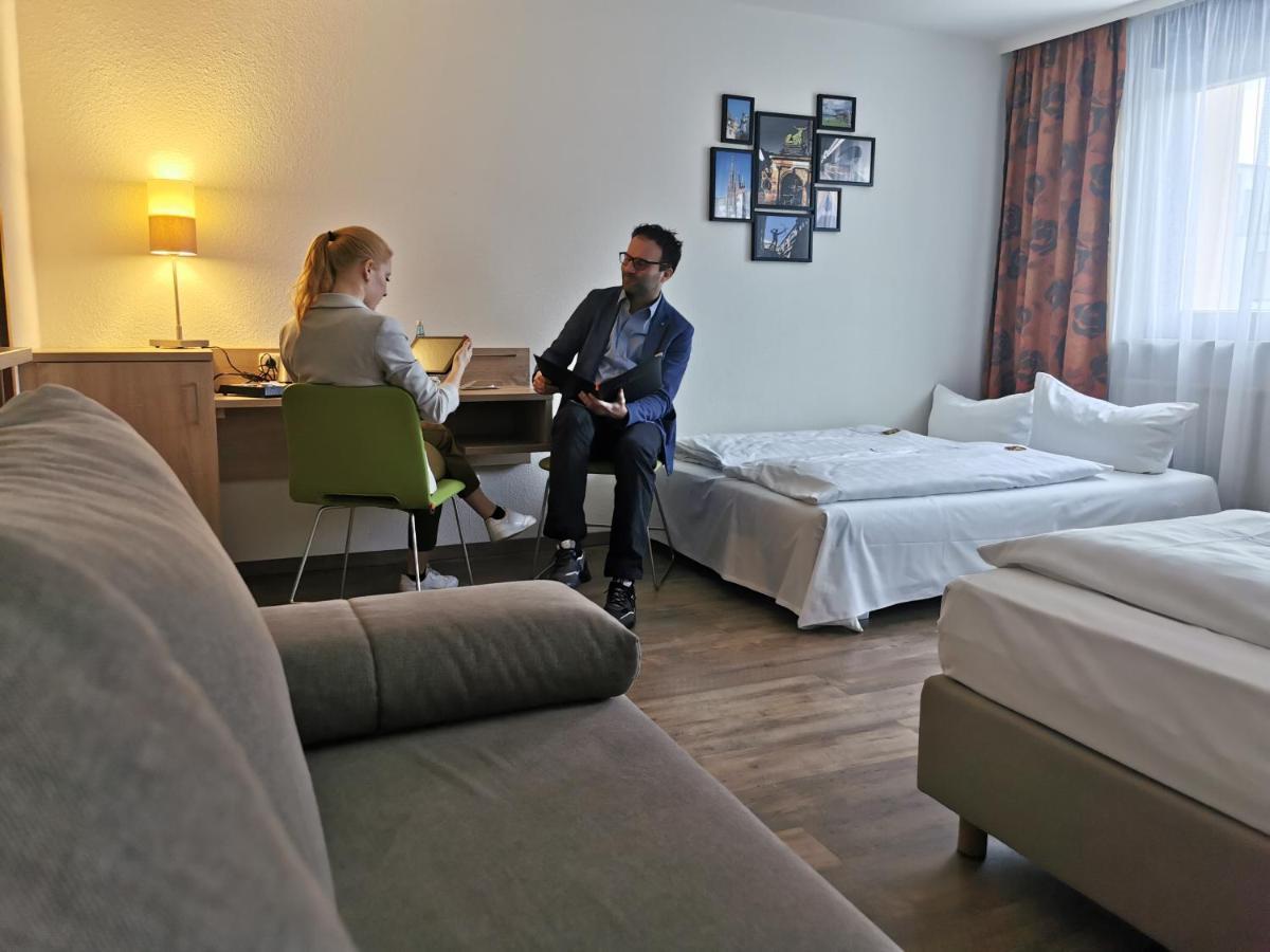 Hotel Cristal Nuremberg ภายนอก รูปภาพ