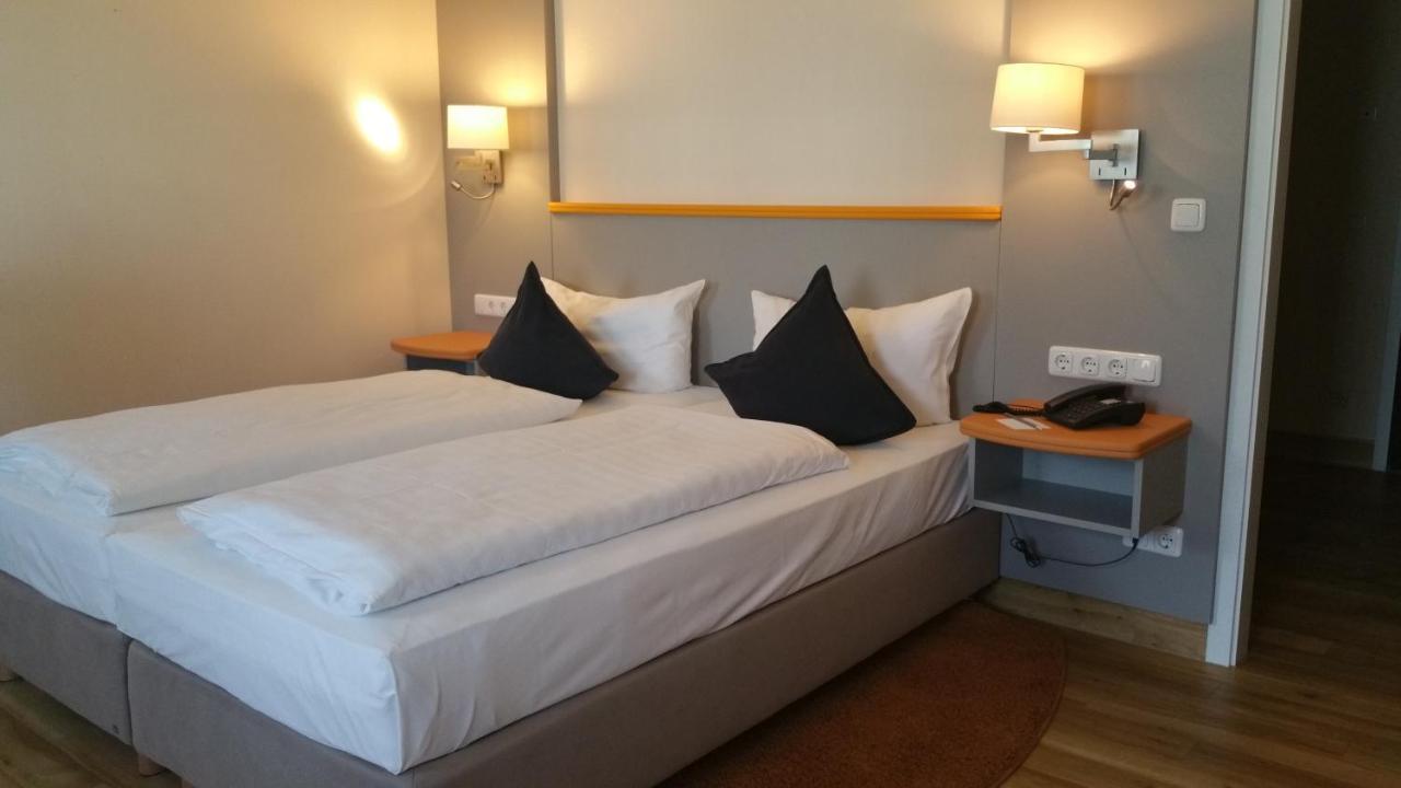 Hotel Cristal Nuremberg ภายนอก รูปภาพ