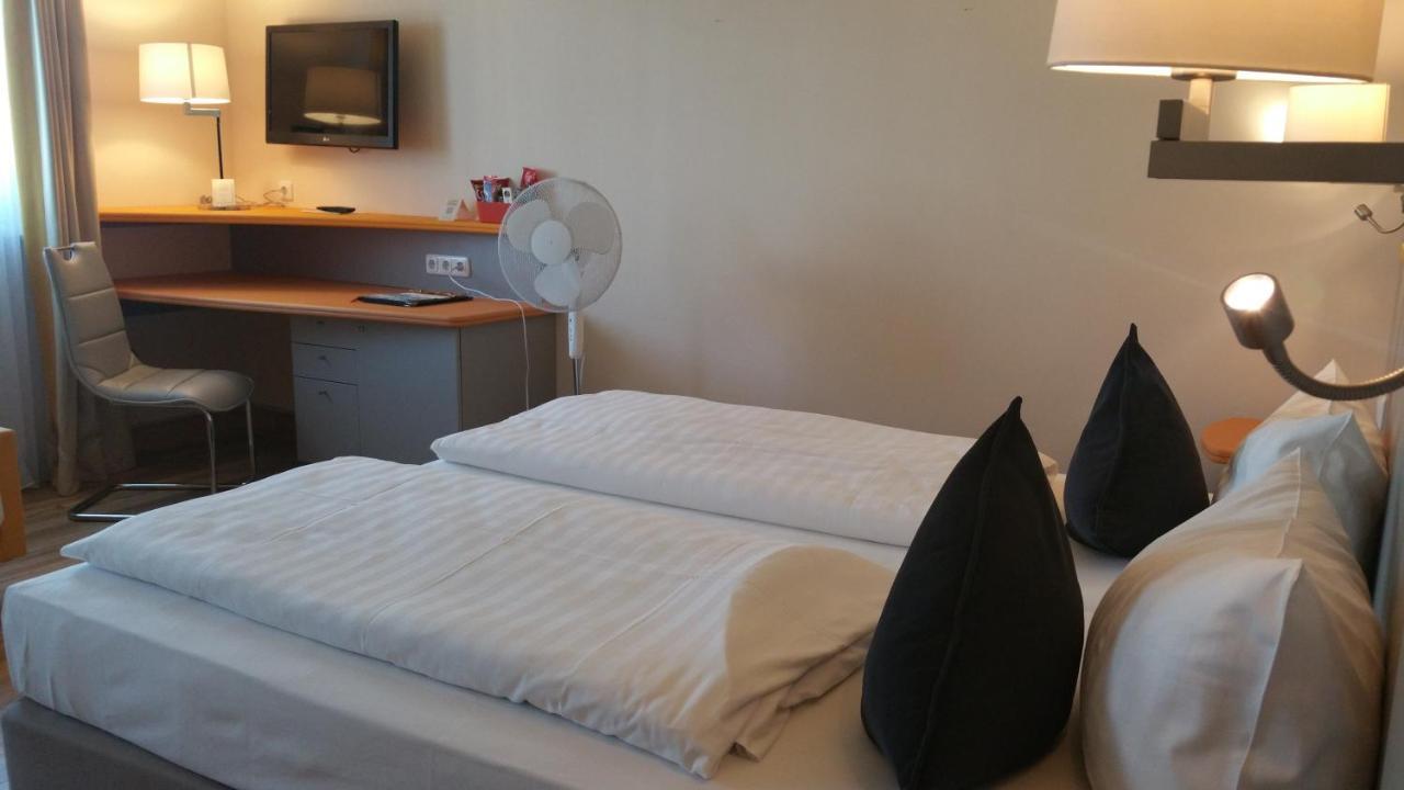 Hotel Cristal Nuremberg ภายนอก รูปภาพ