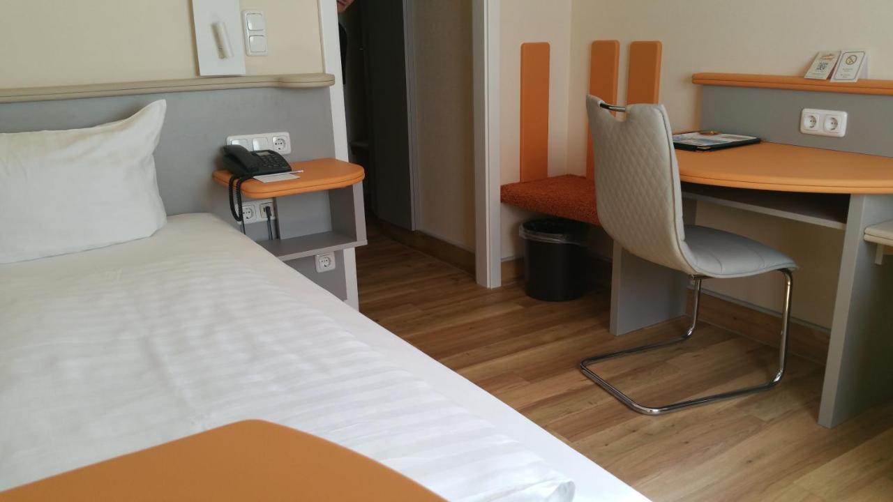 Hotel Cristal Nuremberg ภายนอก รูปภาพ