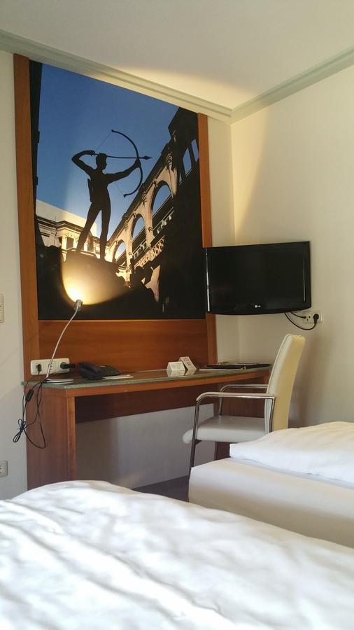 Hotel Cristal Nuremberg ภายนอก รูปภาพ