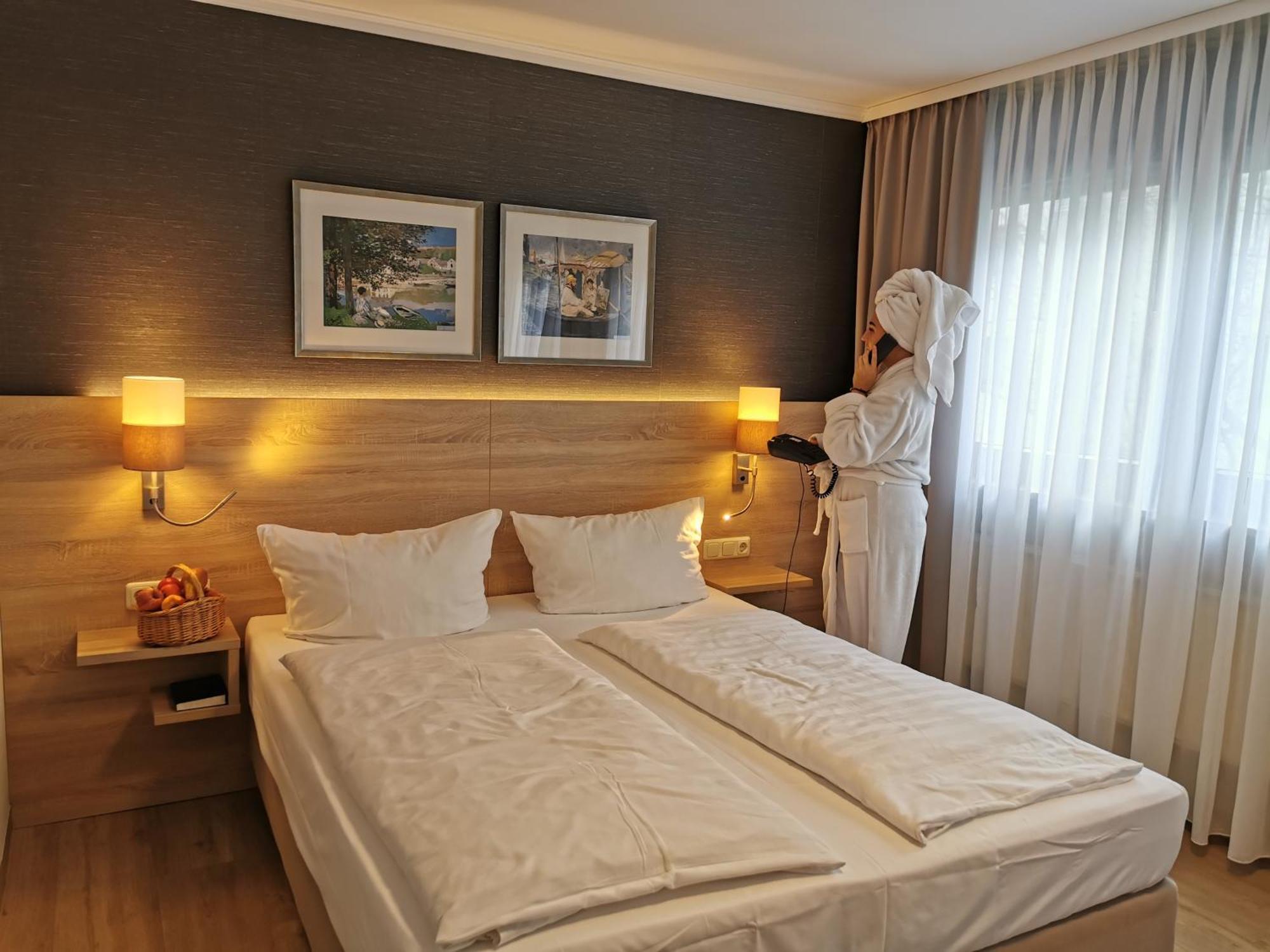 Hotel Cristal Nuremberg ภายนอก รูปภาพ