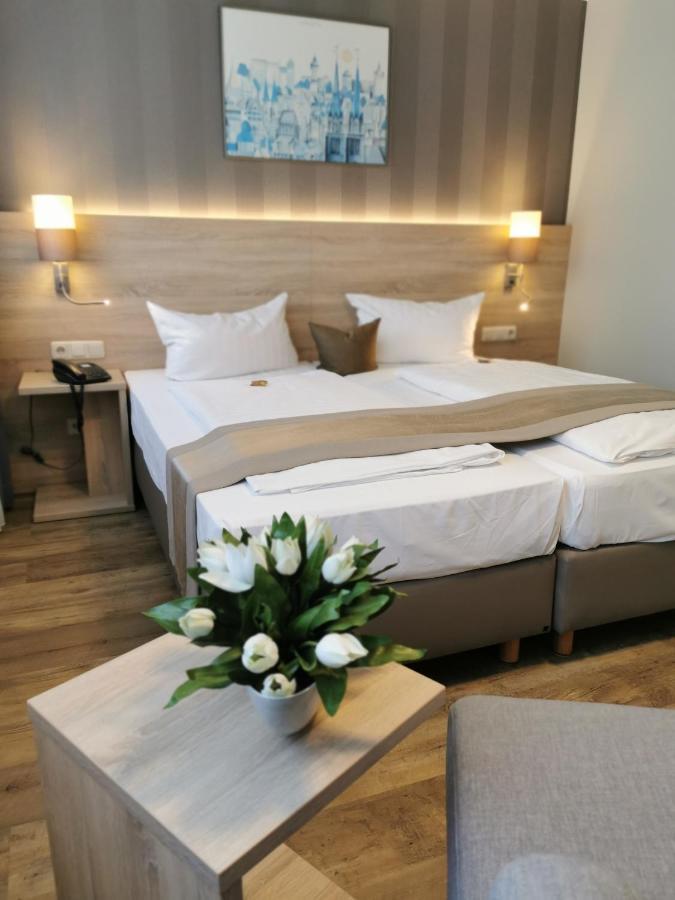 Hotel Cristal Nuremberg ภายนอก รูปภาพ