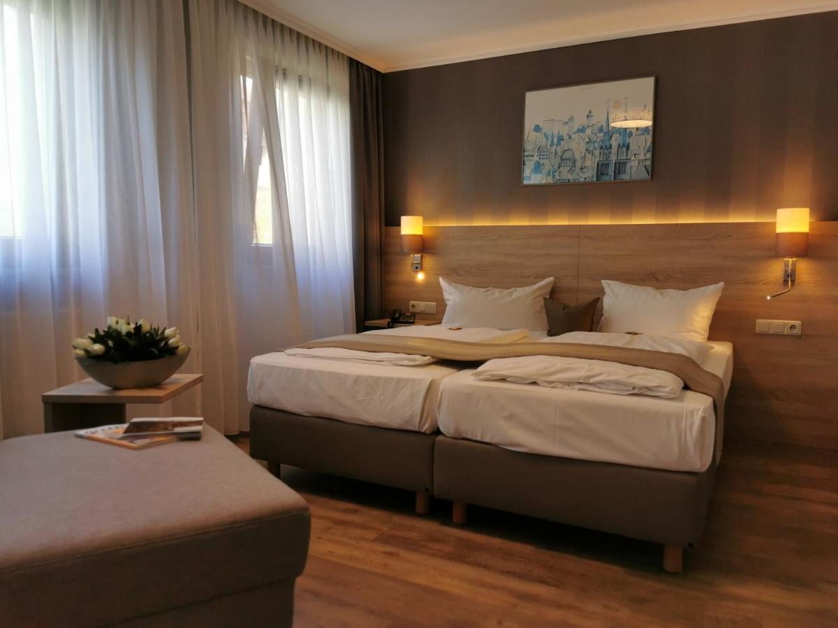 Hotel Cristal Nuremberg ภายนอก รูปภาพ